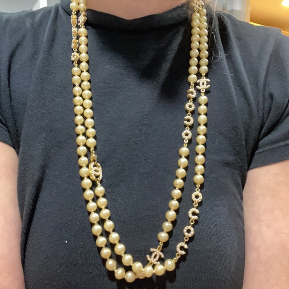 VINTAGE CHANEL PEARL STATION NECKLACE - Picture 8 of 8